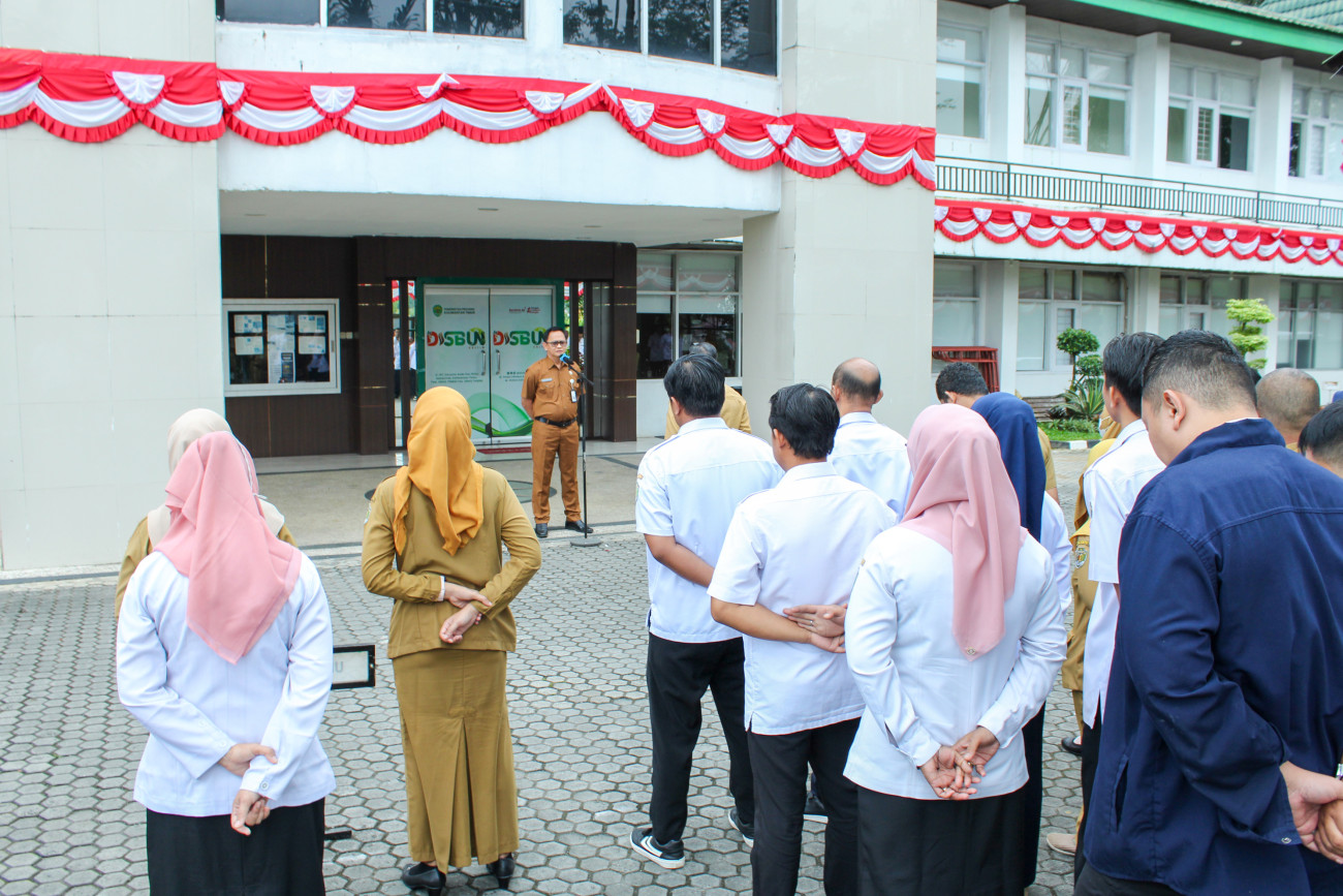 Apel Pagi Disbun Jadi Ajang Perkuat Etos Kerja dan Kedisiplinan