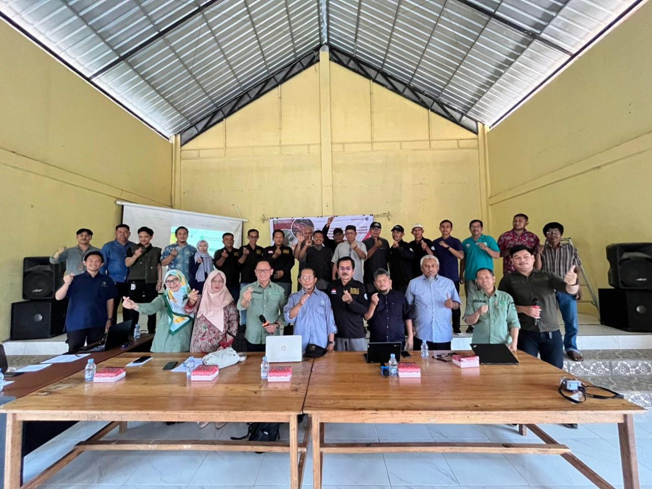 Disbun Latih Petani Paser Ciptakan Produk Kreatif Berbahan Turunan Sawit