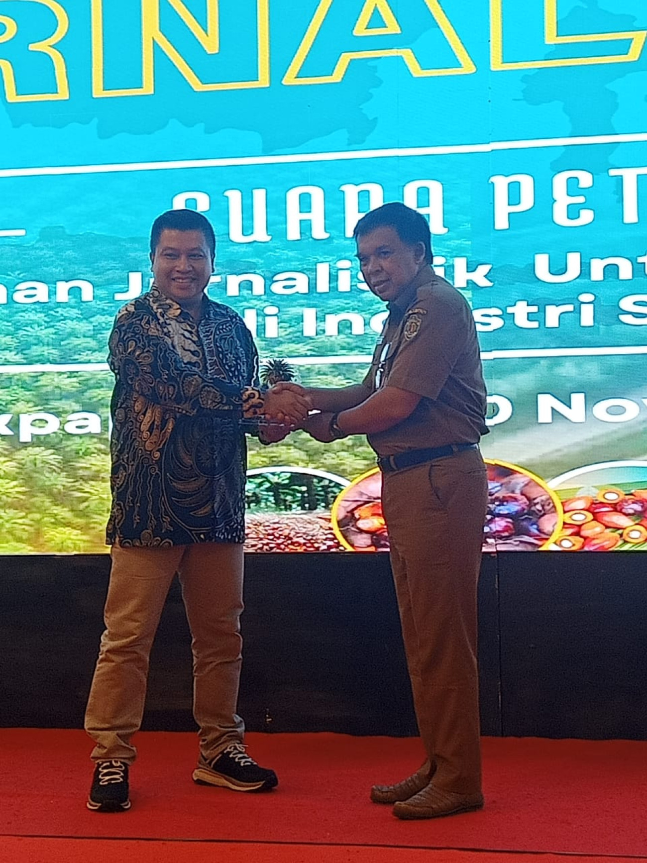 Pelatihan Jurnalistik Bantu Petani Sawit Sampaikan Kisah Sukses di Lapangan