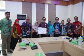 DISBUN KALTIM DAN DISTAN KP KALTARA PERKUAT KERJA SAMA PERBENIHAN TANAMAN PERKEBUNAN